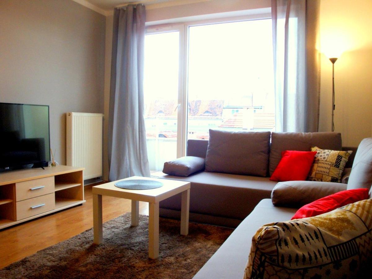 Livingroom_Wroc_Mosiezna Breslavia Habitación foto